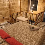 Sleep-in-montpellier, Gaya, 6 Pers, Ecusson